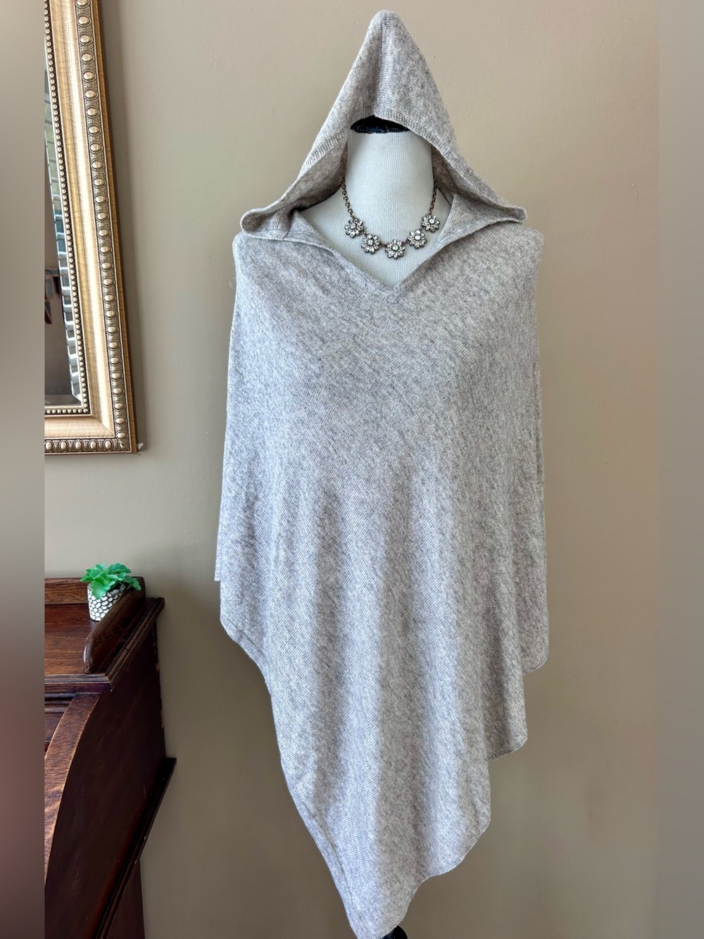 100% Cashmere Oatmeal Gray Hooded Poncho Shawl Cape